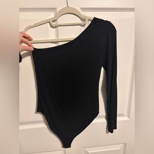 Elegant Black One-Shoulder Bodysuit